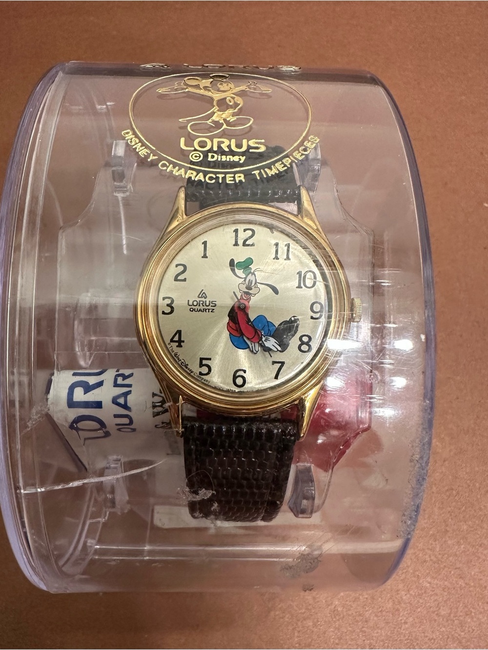 Vintage Disney Goofy Gold-Tone Quartz Watch Backwards Working Mint 30mm